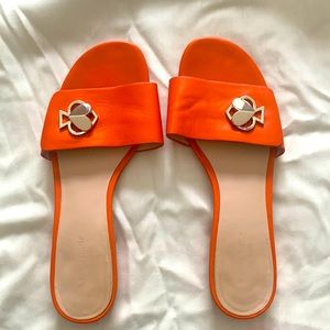 💯Auth Kate Spade orange flat twistlock sandal 7.5 excellent preloved condition